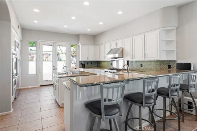 33 Nuvola Court, Rancho Palos Verdes, CA 90275