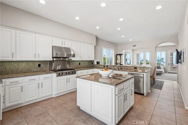 33 Nuvola Court, Rancho Palos Verdes, CA 90275