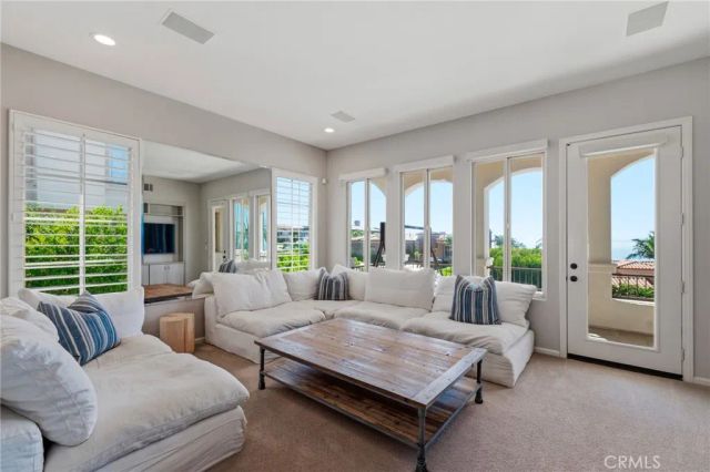 33 Nuvola Court, Rancho Palos Verdes, CA 90275