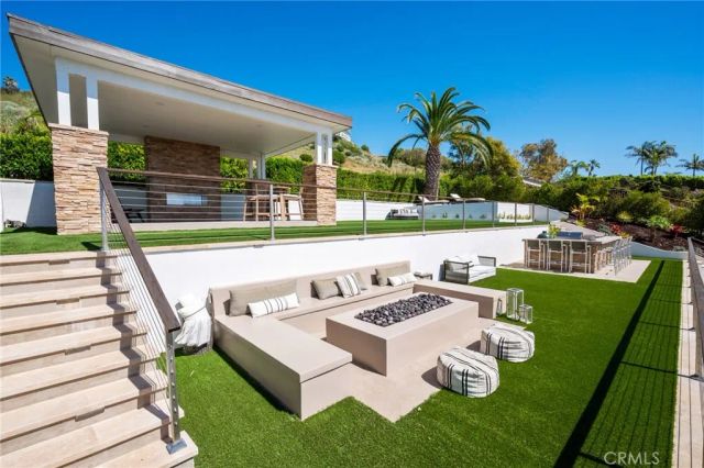 33 Nuvola Court, Rancho Palos Verdes, CA 90275