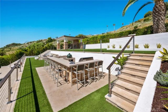 33 Nuvola Court, Rancho Palos Verdes, CA 90275
