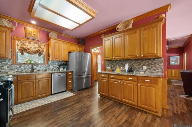 10203 Greenwell Springs Rd, Baton Rouge, LA 70814