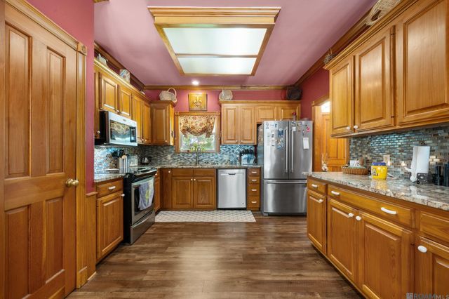 10203 Greenwell Springs Rd, Baton Rouge, LA 70814
