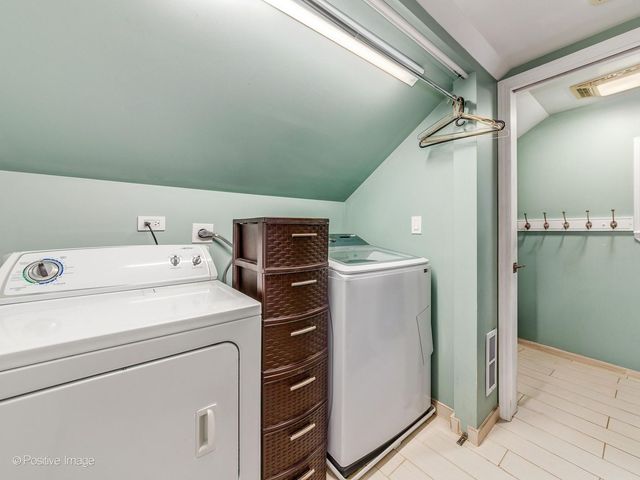 36 E Touhy Avenue, Park Ridge, IL 60068