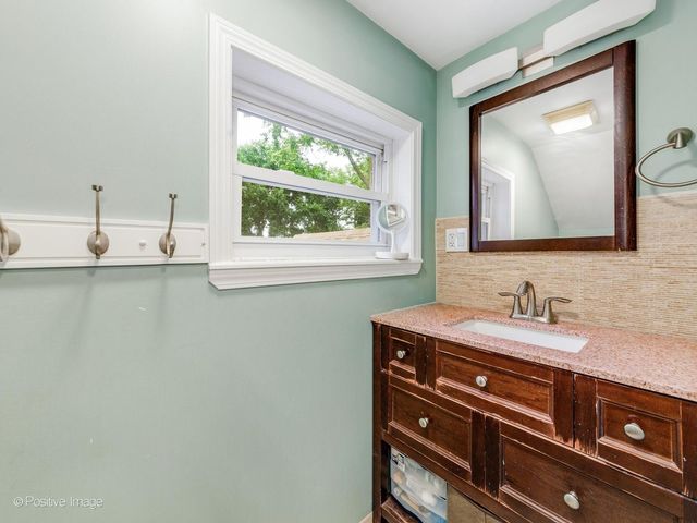 36 E Touhy Avenue, Park Ridge, IL 60068