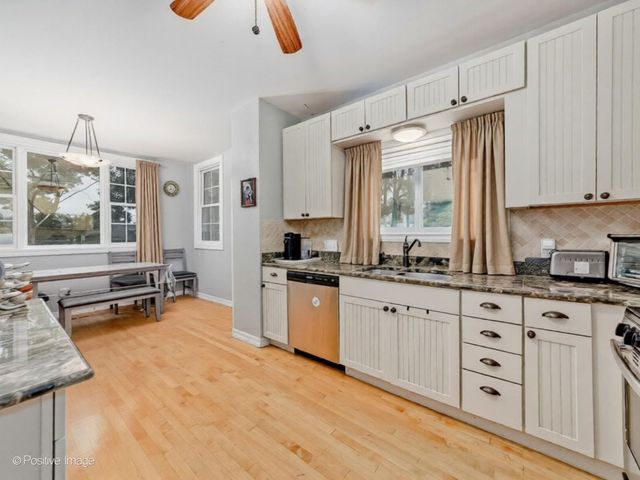 36 E Touhy Avenue, Park Ridge, IL 60068