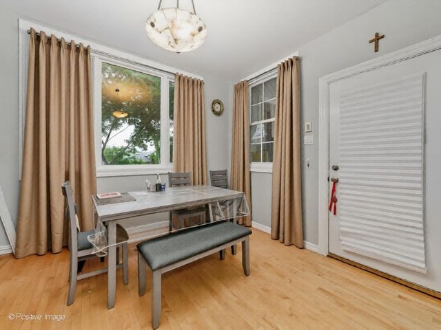 36 E Touhy Avenue, Park Ridge, IL 60068