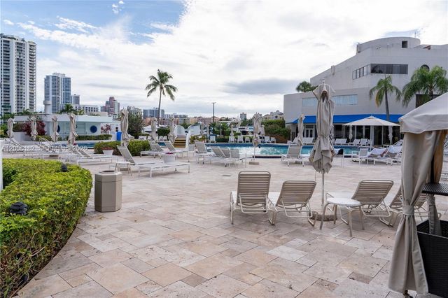 19707 Turnberry Way 18C, Aventura, FL 33180