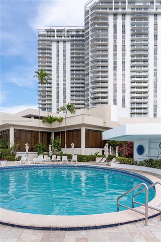19707 Turnberry Way 18C, Aventura, FL 33180