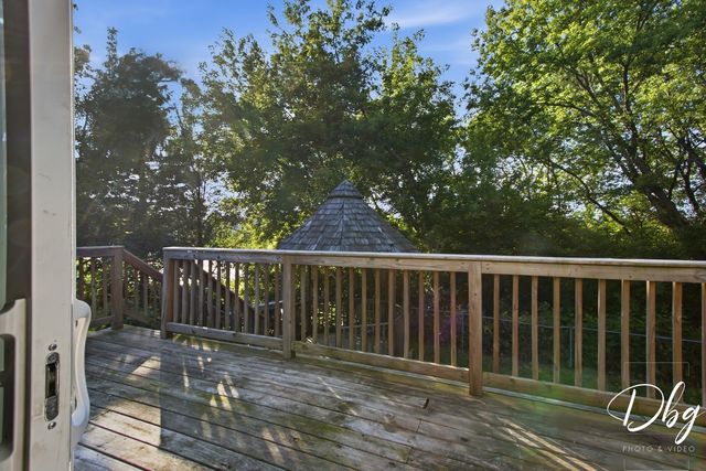 60 W Dahlia Lane, Round Lake Beach, IL 60073