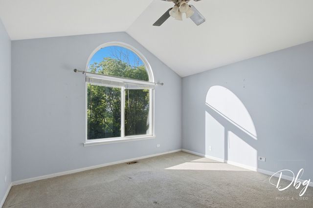 60 W Dahlia Lane, Round Lake Beach, IL 60073