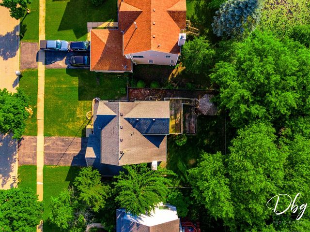 60 W Dahlia Lane, Round Lake Beach, IL 60073