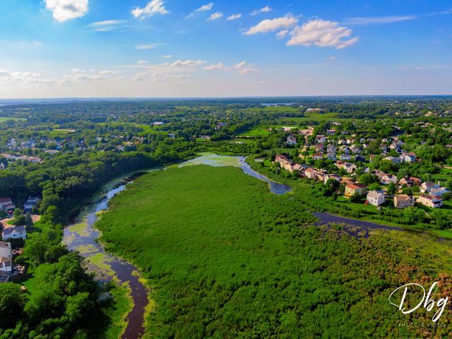 60 W Dahlia Lane, Round Lake Beach, IL 60073