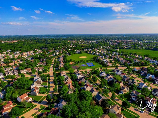 60 W Dahlia Lane, Round Lake Beach, IL 60073