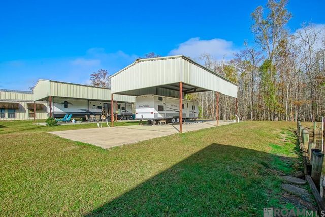 23340 Chene Blanc Ln, Maurepas, LA 70449