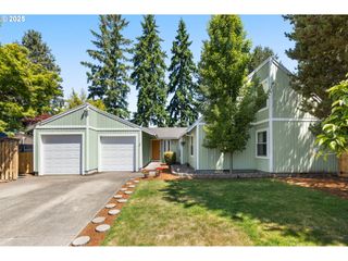 998 Ne BALDWIN Dr, Hillsboro, OR 97124