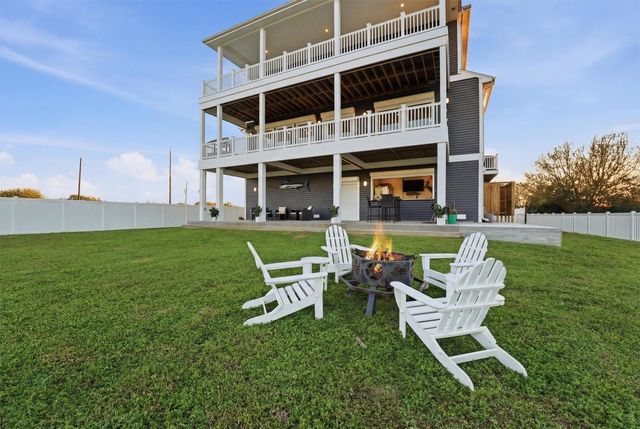 3900 Galleon, Galveston, TX 77554