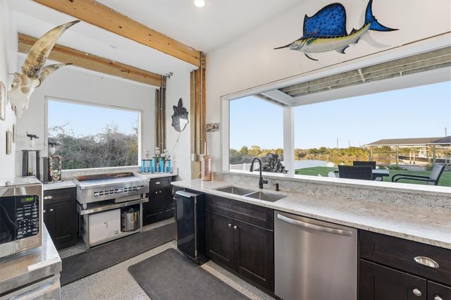 3900 Galleon, Galveston, TX 77554