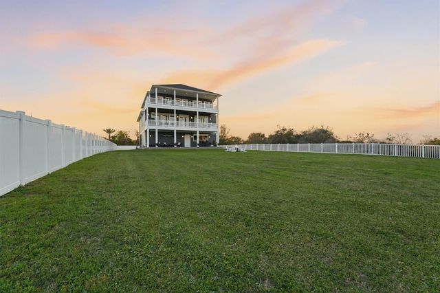 3900 Galleon, Galveston, TX 77554