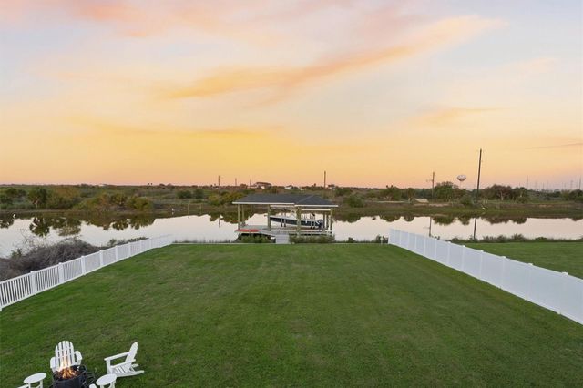 3900 Galleon, Galveston, TX 77554