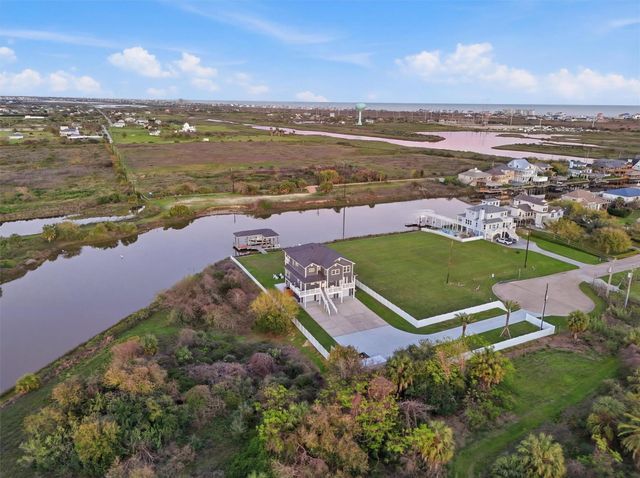 3900 Galleon, Galveston, TX 77554