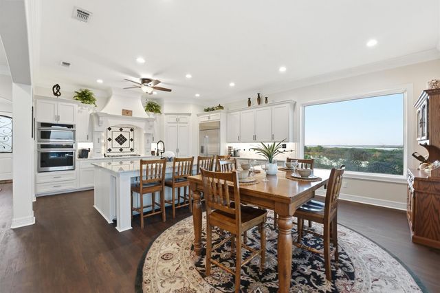 3900 Galleon, Galveston, TX 77554