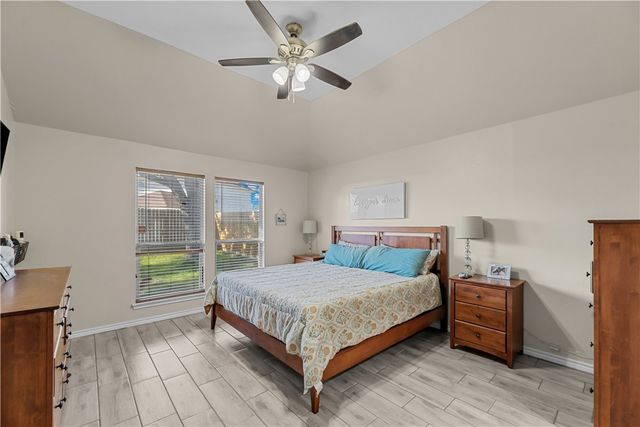 6721 Tudor Dr, Corpus Christi, TX 78414