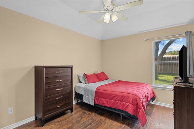 6721 Tudor Dr, Corpus Christi, TX 78414