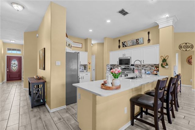 6721 Tudor Dr, Corpus Christi, TX 78414