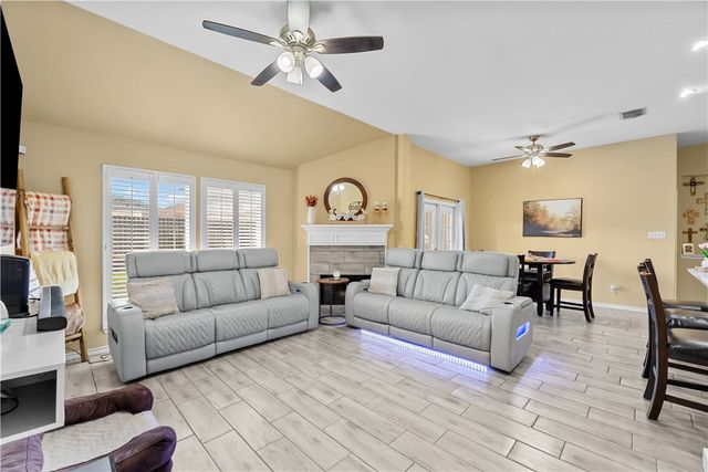 6721 Tudor Dr, Corpus Christi, TX 78414