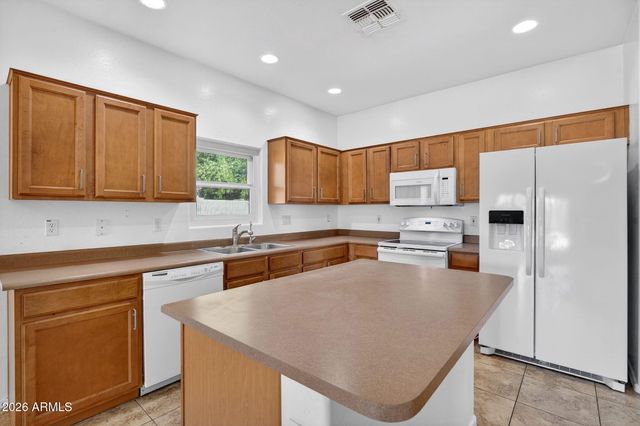 1274 E HAROLD Drive, San Tan Valley, AZ 85140