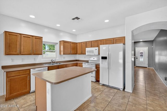 1274 E HAROLD Drive, San Tan Valley, AZ 85140