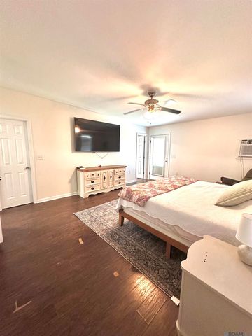 19647 Perrilloux Rd, Livingston, LA 70754