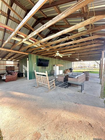 19647 Perrilloux Rd, Livingston, LA 70754