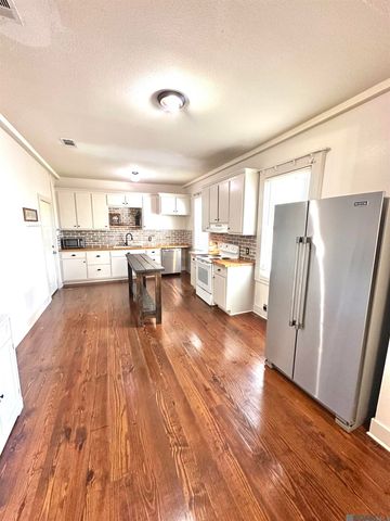 19647 Perrilloux Rd, Livingston, LA 70754