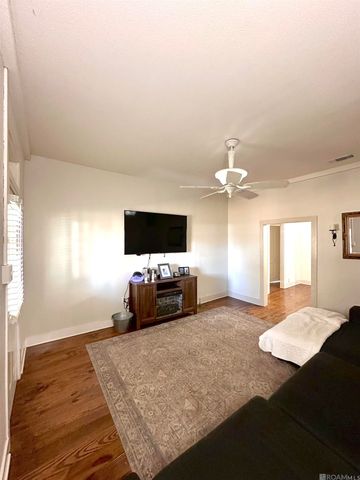 19647 Perrilloux Rd, Livingston, LA 70754