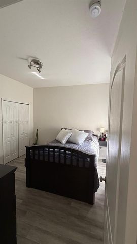 13839 SW 152nd Ter, Miami, FL 33177