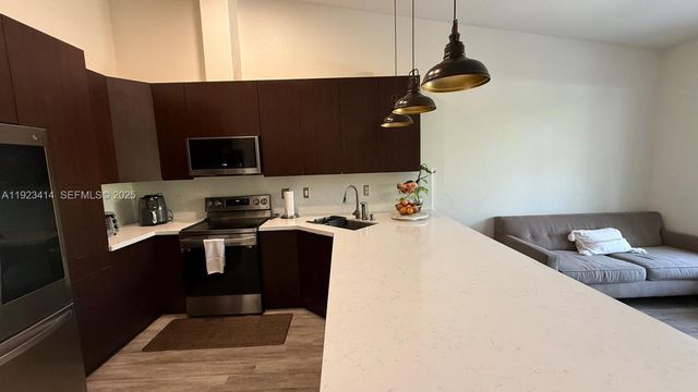 13839 SW 152nd Ter, Miami, FL 33177