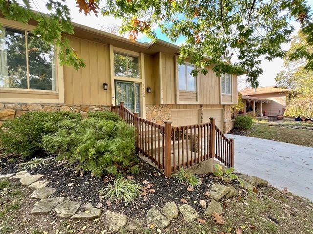 3129 Ranger Drive, Lawrence, KS 66049