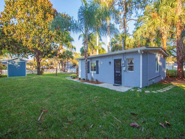 6425 4th Place, Vero Beach, FL 32968