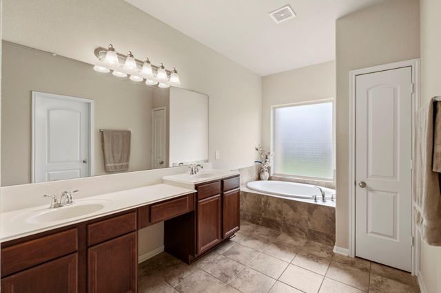 2827 Intrepid Trail, Rosenberg, TX 77471