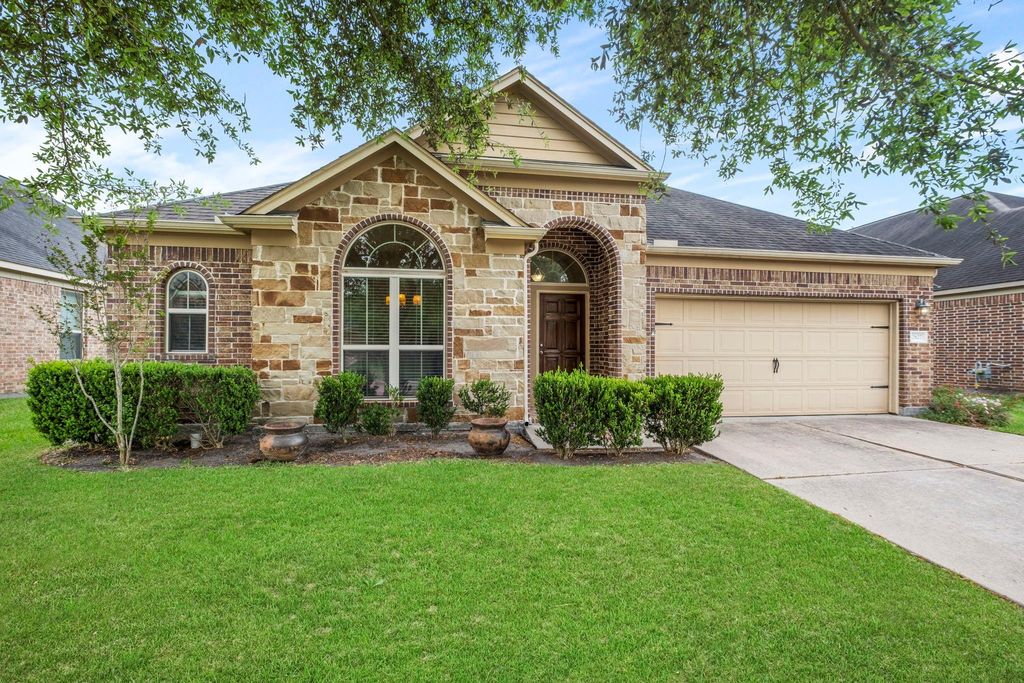 2827 Intrepid Trail, Rosenberg, TX 77471