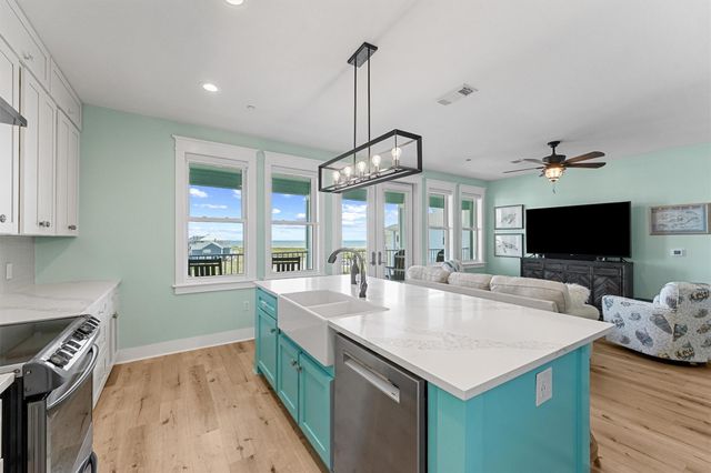 4121 Pointe West Drive 302, Galveston, TX 77554