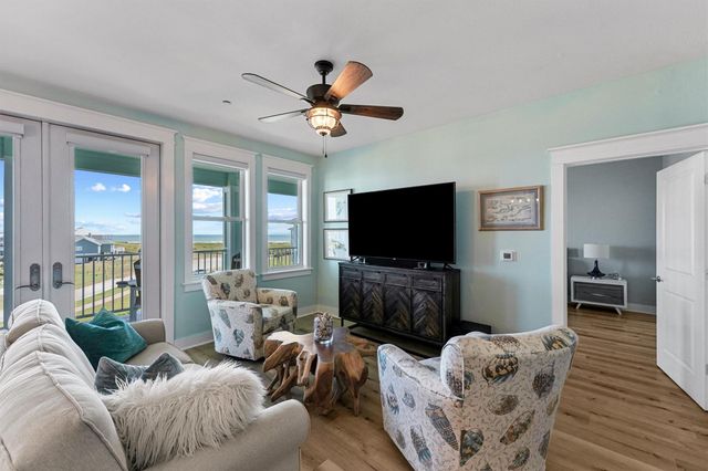 4121 Pointe West Drive 302, Galveston, TX 77554