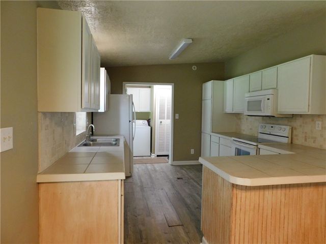 402 Higgs Drive, Bryan, TX 77807