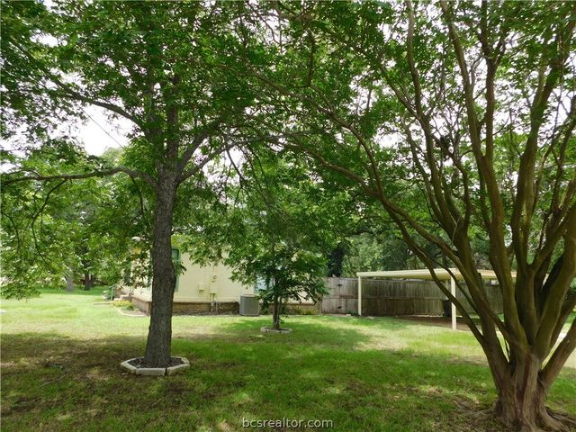 402 Higgs Drive, Bryan, TX 77807