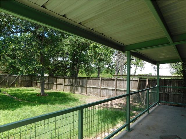 402 Higgs Drive, Bryan, TX 77807