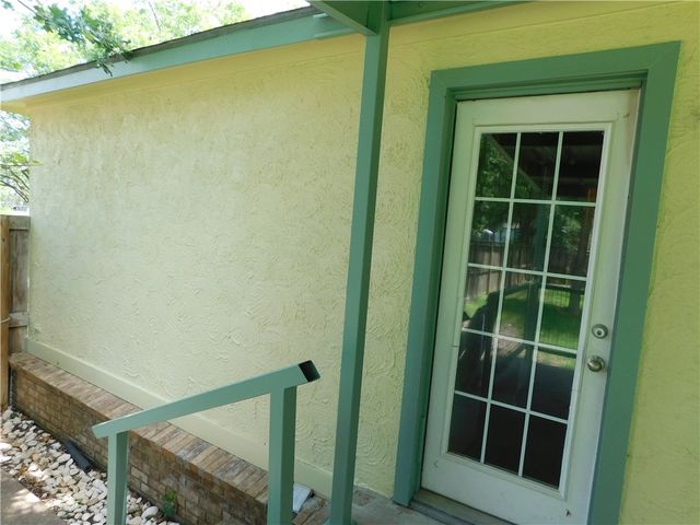 402 Higgs Drive, Bryan, TX 77807