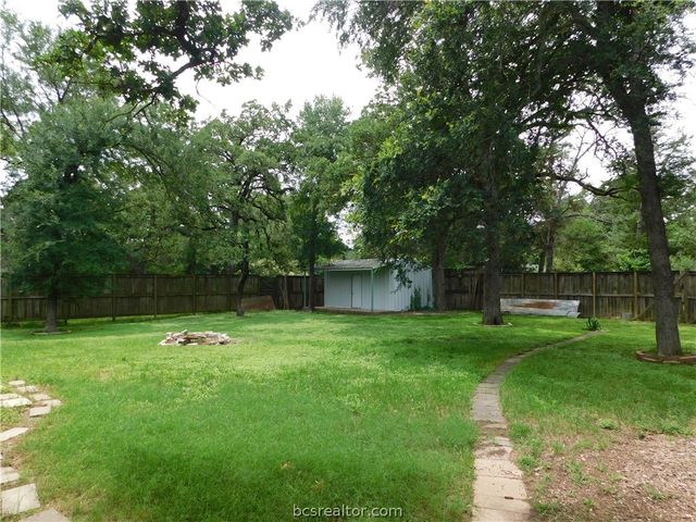 402 Higgs Drive, Bryan, TX 77807