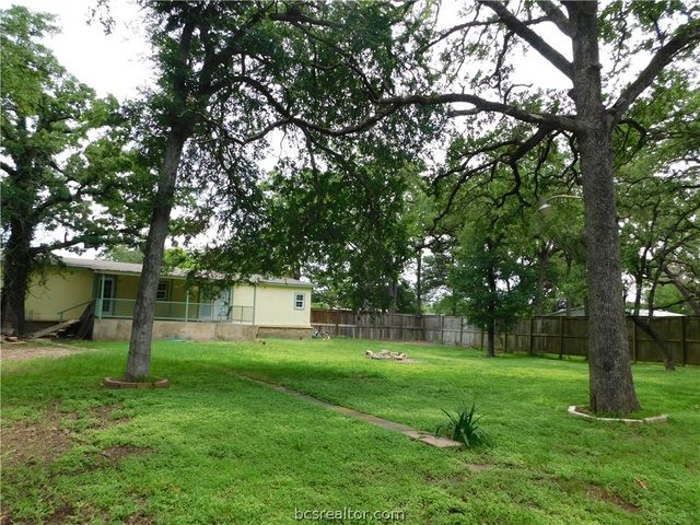 402 Higgs Drive, Bryan, TX 77807